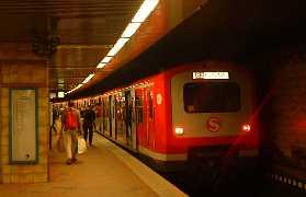 picture of Class 472 at hamburg hbf 