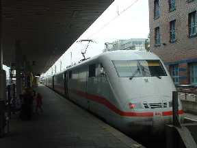 picture of ICE1 at Hamburg Altona 