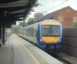Picture of class 357 leaving West Ham