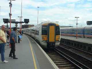Class 375 leaving London Bridge