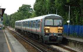 picture of Class 456 arriving at East Dulwich 
