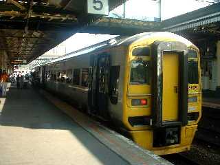 Picture of class 158 at Exeter St Davids
